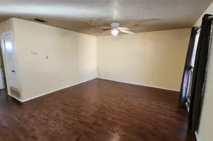 208 N Vanderveer St, Burnet, TX 78611 - Photo 3