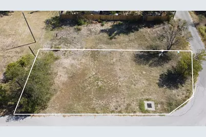 1018 W 1st Street, Taylor, TX 76574 - Photo 1