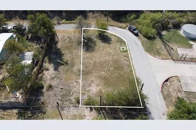 1018 W 1st Street, Taylor, TX 76574 - Photo 7