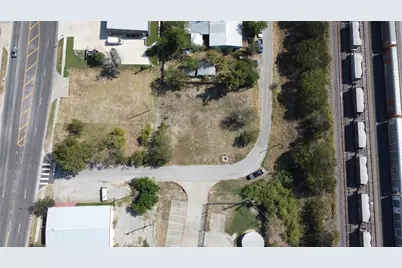 1018 W 1st Street, Taylor, TX 76574 - Photo 15