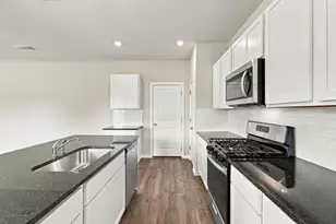 13801 Ryan Range Ln, Elgin, TX 78621 - Photo 11