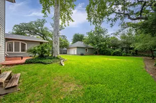 1311 Kent Ln, Austin, TX 78703 - Photo 33