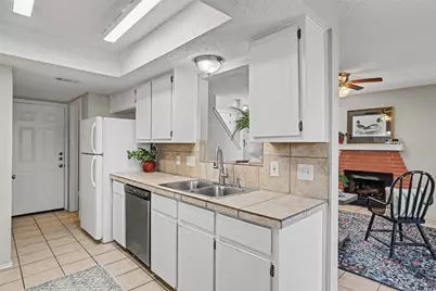 8806 Springmail Units A and B Circle, Austin, TX 78729 - Photo 13