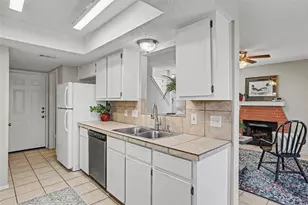 8806 Springmail Units A and B Circle, Austin, TX 78729 - Photo 13