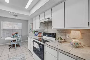 8806 Springmail Units A and B Circle, Austin, TX 78729 - Photo 15