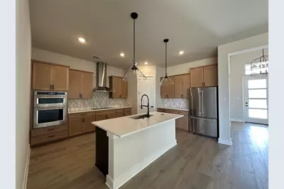 305 E Luna Blue Lane, Jarrell, TX 76537 - Photo 3