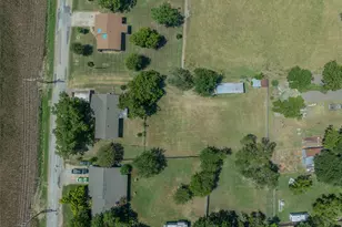 604 N 3rd St, Thorndale, TX 76577 - Photo 23