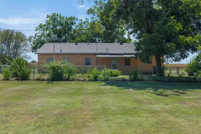 604 N 3rd Street, Thorndale, TX 76577 - Photo 13