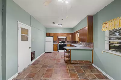 604 N 3rd Street, Thorndale, TX 76577 - Photo 7