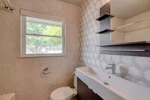 1413 Berkshire Dr, Austin, TX 78723 - Photo 15