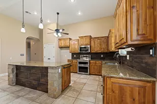 608 Jake Dr, Jarrell, TX 76537 - Photo 3