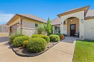 608 Jake Dr, Jarrell, TX 76537 - Photo 19