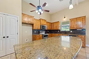 608 Jake Dr, Jarrell, TX 76537 - Photo 15