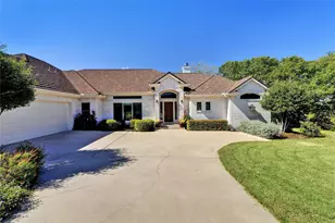 209 Overlook Ct, Georgetown, TX 78628 - Photo 5