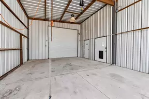 308 S Dalton St, Bartlett, TX 76511 - Photo 5