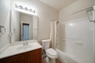 185 Hometown Pkwy, Kyle, TX 78640 - Photo 17