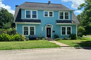 215 W 7th St, Taylor, TX 76574 - Photo 1