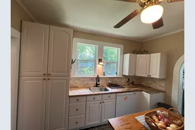 215 W 7th Street, Taylor, TX 76574 - Photo 7