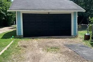 215 W 7th St, Taylor, TX 76574 - Photo 27
