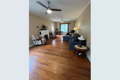 215 W 7th Street, Taylor, TX 76574 - Photo 5
