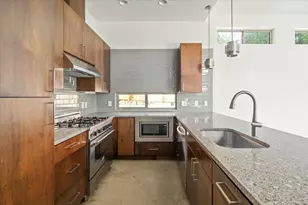 2501 E 9th St, Austin, TX 78702 - Photo 1