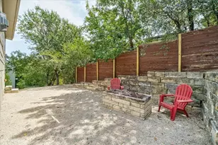 2501 E 9th St, Austin, TX 78702 - Photo 29