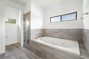 2501 E 9th St, Austin, TX 78702 - Photo 15