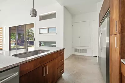 2501 E 9th Street, Austin, TX 78702 - Photo 9