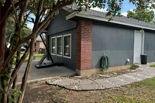 291 Brian Ln, Kyle, TX 78640 - Photo 3