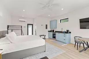 219 S Bluff St, Dripping Springs, TX 78620 - Photo 29