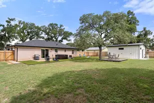 219 S Bluff St, Dripping Springs, TX 78620 - Photo 19