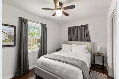 219 S Bluff Street, Dripping Springs, TX 78620 - Photo 17