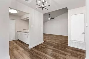 7600 Woodstone Cove, Austin, TX 78749 - Photo 11