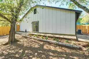 7600 Woodstone Cove, Austin, TX 78749 - Photo 17