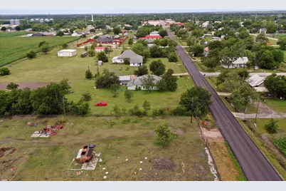 711 E Clark Street, Bartlett, TX 76511 - Photo 9