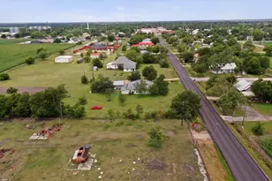 711 E Clark St, Bartlett, TX 76511 - Photo 9