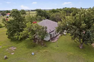 711 E Clark St, Bartlett, TX 76511 - Photo 5