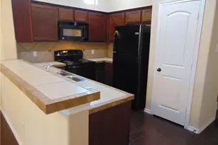 185 Creekside Villa Dr, Kyle, TX 78640 - Photo 5