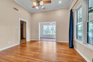 300 Mills St, Smithville, TX 78957 - Photo 15