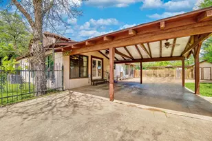 300 Mills St, Smithville, TX 78957 - Photo 31