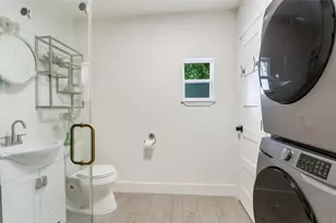 805 Eberhart Ln, Austin, TX 78745 - Photo 11