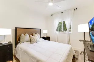 805 Eberhart Ln, Austin, TX 78745 - Photo 9