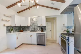 805 Eberhart Ln, Austin, TX 78745 - Photo 5