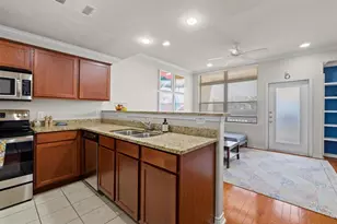 305 E 31st St, Austin, TX 78705 - Photo 3