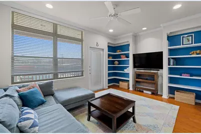 305 E 31st Street #2, Austin, TX 78705 - Photo 5