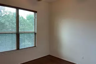 2105 Town Centre Dr, Round Rock, TX 78664 - Photo 7