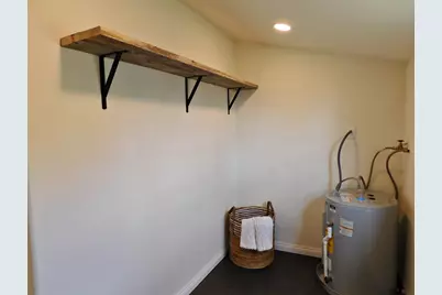 205 E Train Street, Ellinger, TX 78938 - Photo 21