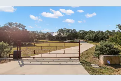 530 Cascade Trail, San Marcos, TX 78666 - Photo 5
