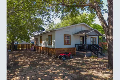 806 E 4th Street, Georgetown, TX 78626 - Photo 3