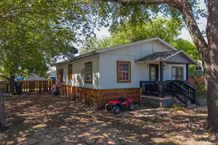 806 E 4th St, Georgetown, TX 78626 - Photo 3